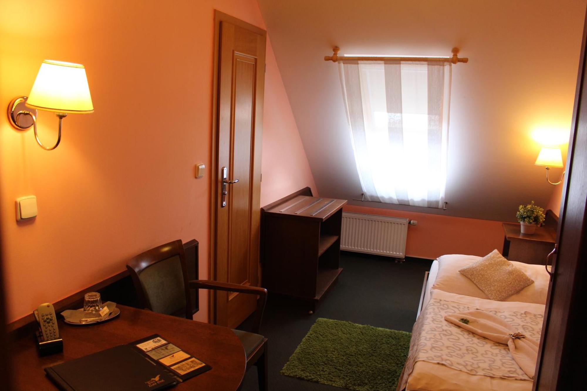 Zamecky Hotel Zlaty Orel Hranice  Eksteriør billede