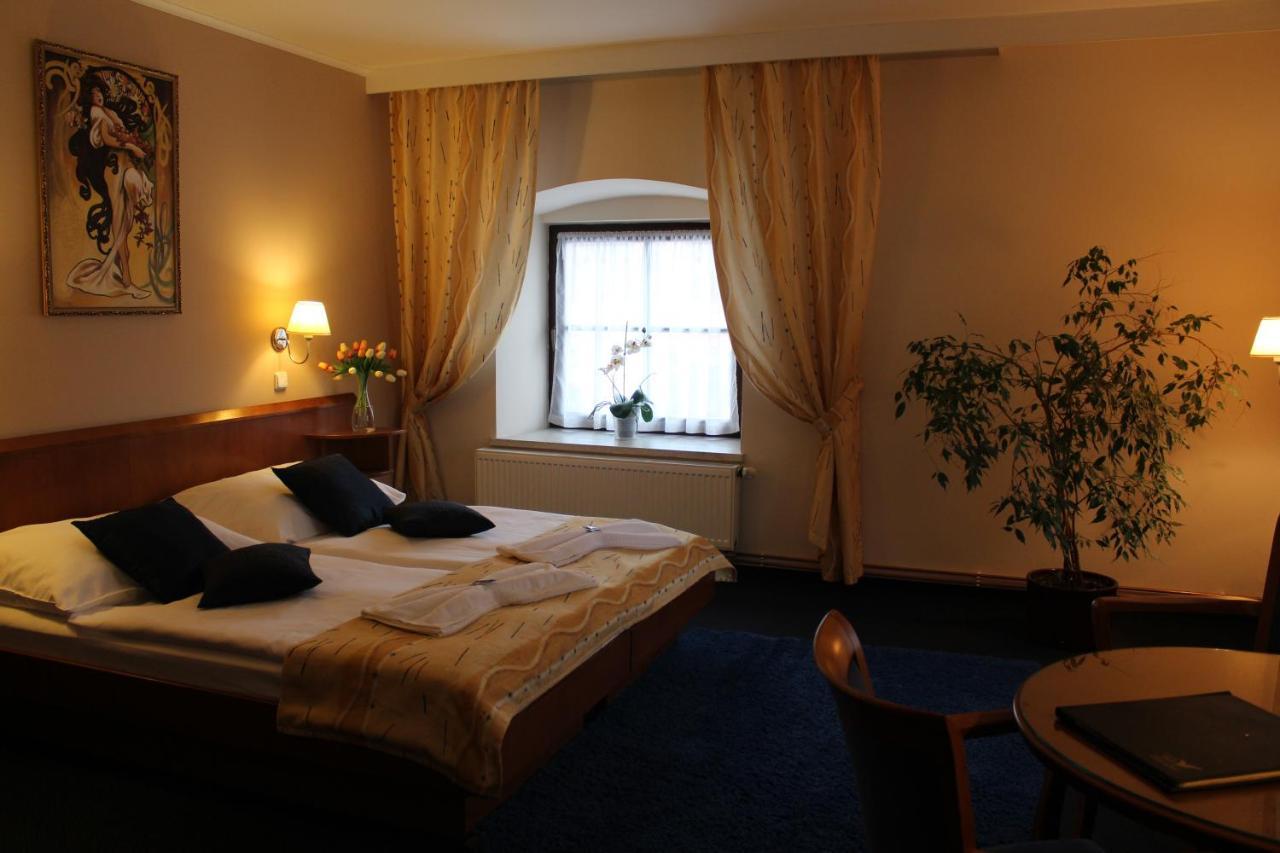 Zamecky Hotel Zlaty Orel Hranice  Eksteriør billede